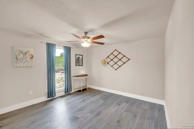 3363 English Crossing Rd, House other with 3 bedrooms, 4 bathrooms and null parking in Bandera TX | Image 21