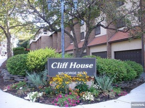 apt-18-300 Gorge Rd, Cliffside Park, NJ, 07010-2776 | Card Image