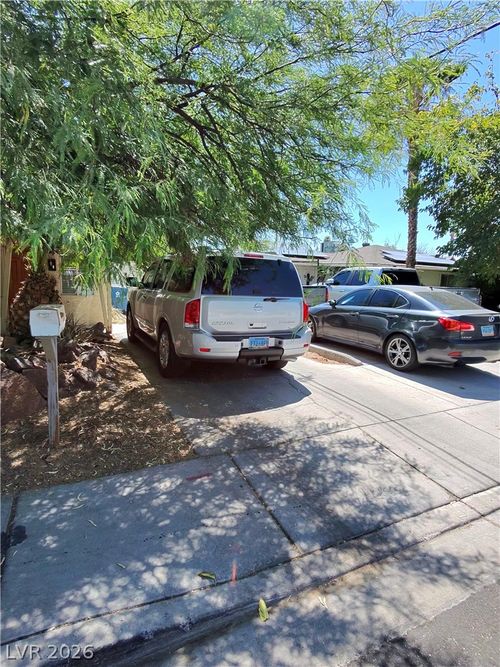 1217 S 10th St, Las Vegas, NV, 89104-1506 | Card Image