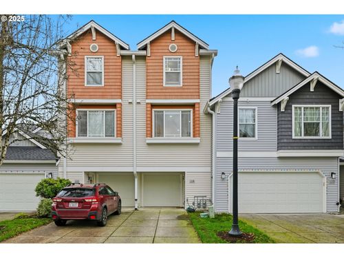 8807 Ne 17th St, Vancouver, WA, 98664-6415 | Card Image