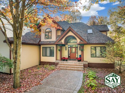 241 Algonquin Dr, Lake Placid, NY, 12946-1055 | Card Image