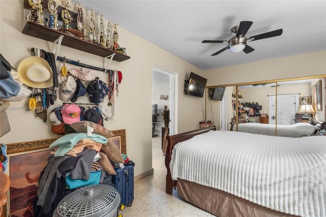 426 Sw 26 Th Rd, House other with 4 bedrooms, 3 bathrooms and null parking in Miami FL | Image 42