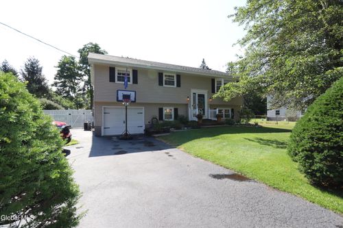 1052 Timothy Ln, Niskayuna, NY, 12309-1618 | Card Image