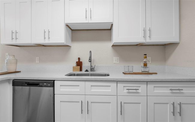 3907 W Walnut St, House other with 2 bedrooms, 1 bathrooms and null parking in TAMPA FL | Image 15