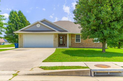 215 Harwood St, Holts Summit, MO, 65043-4722 | Card Image