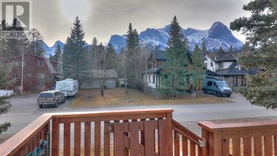 914 15 St, House other with 3 bedrooms, 2 bathrooms and 4 parking in Canmore AB | Image 3