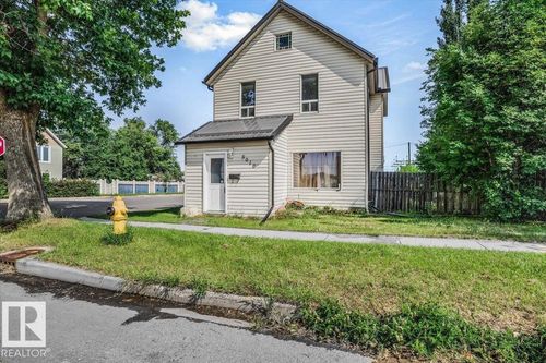 5010 52 Ave, Wetaskiwin, AB, T9A0X1 | Card Image