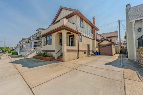 124 Roosevelt Blvd, Long Beach, NY, 11561-3710 | Card Image