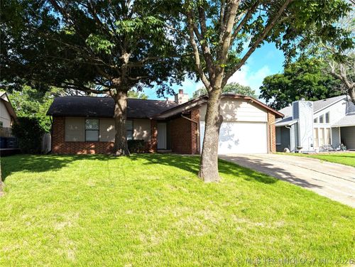 9236 S 89th East Ave, Tulsa, OK, 74133-5608 | Card Image