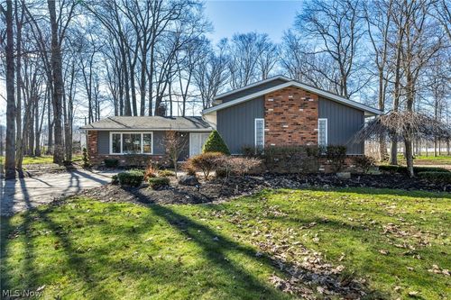 6458 Foxboro Dr, Mayfield Village, OH, 44143-3423 | Card Image