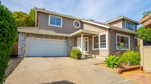 1252 B St, Petaluma, CA, 94952-4068 | Card Image