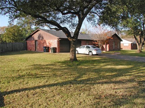 1902 Bee Creek Drive, College Station, TX, 77840 | Card Image