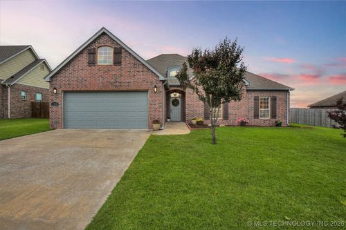 2510 Waterford Ct, Bartlesville, OK, 74006-6965 | Card Image