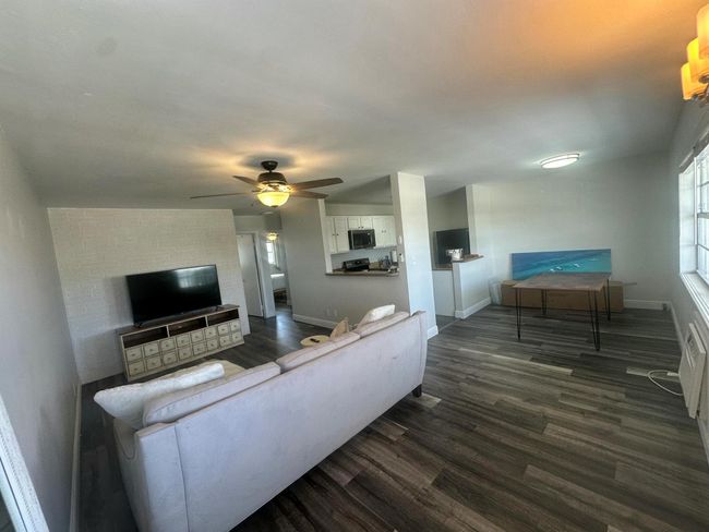 7 - 143 Yacht Club Drive Drive, Condo with 2 bedrooms, 1 bathrooms and null parking in North Palm Beach FL | Image 16