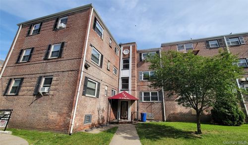 3a-111-09 66 Road, New York, NY, 11375 | Card Image