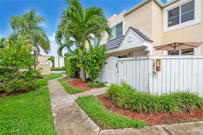 6 - 6810 Sw 45th Ln, Condo with 1 bedrooms, 2 bathrooms and null parking in Miami FL | Image 1