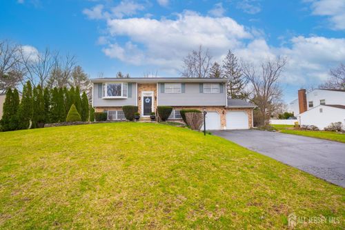 29 Hawthorne Ln, East Windsor, NJ, 08520-2225 | Card Image