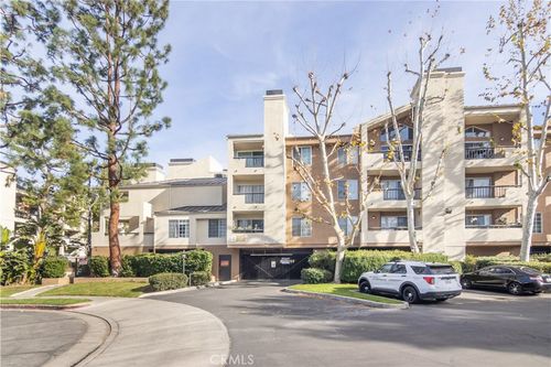 216-5500 Owensmouth Ave, Woodland Hills, CA, 91367 | Card Image
