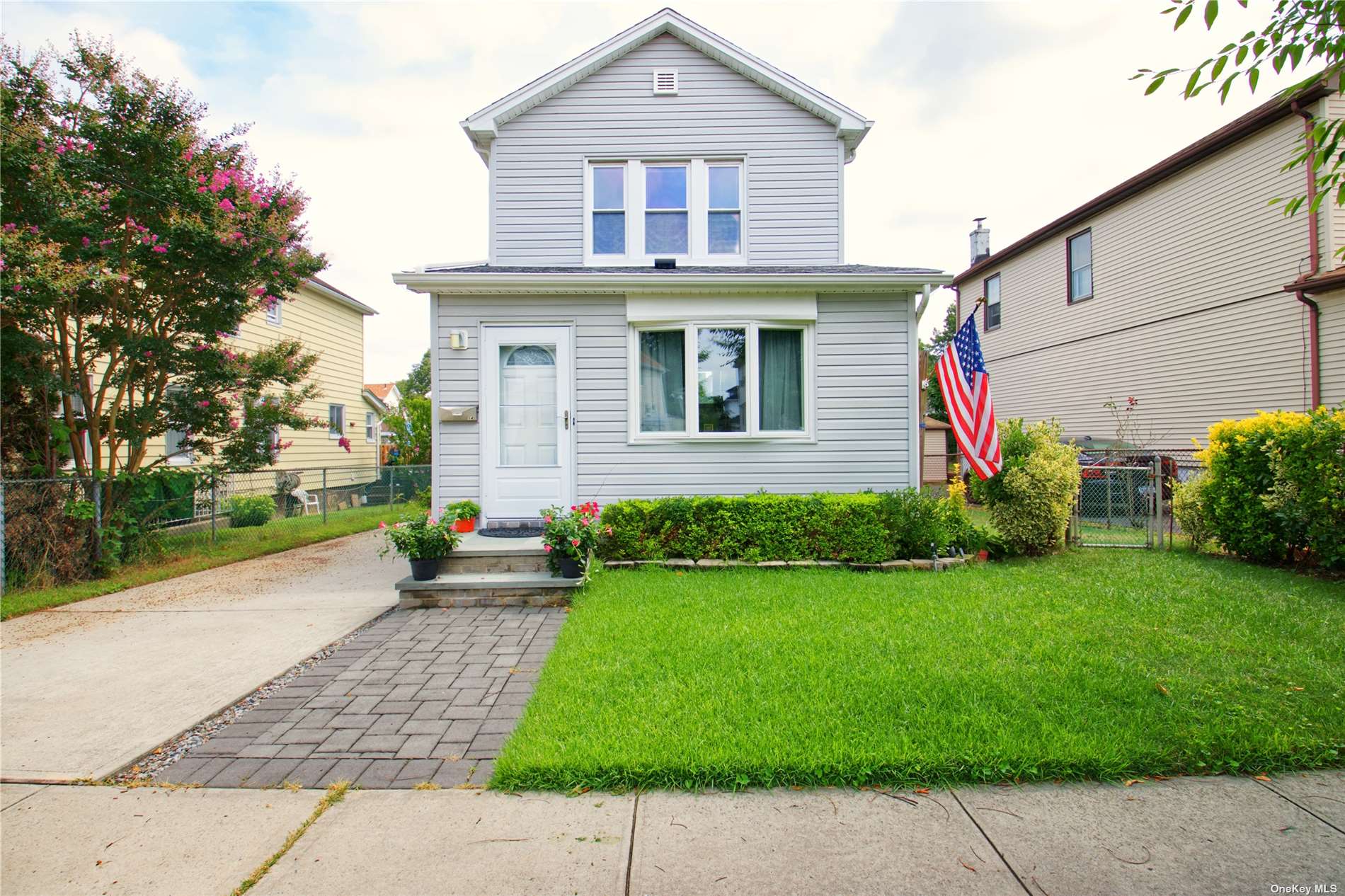 17th St, New Hyde Park, NY 11040