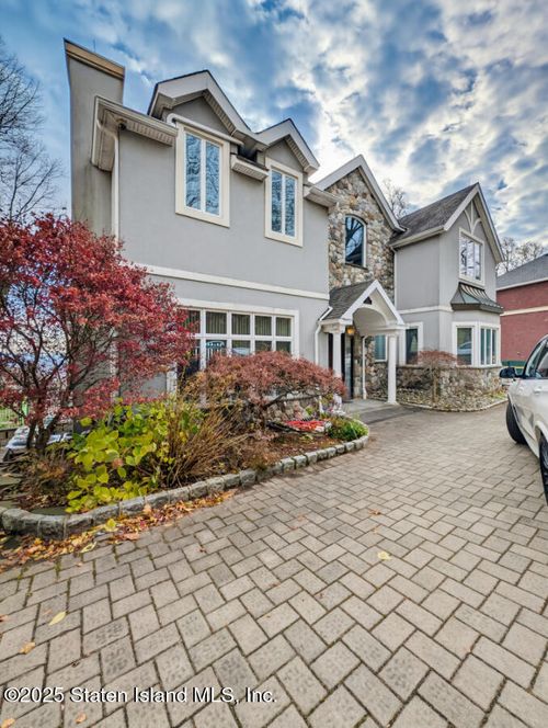 174 Douglas Rd, Staten Island, NY, 10304-1524 | Card Image