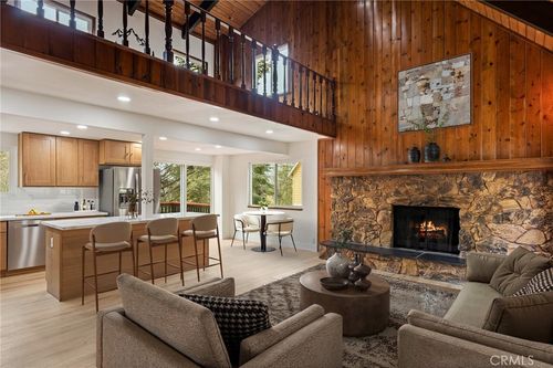 1076 S Grass Valley Rd, Lake Arrowhead, CA, 92352 | Card Image