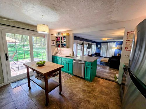 103 Mammoth Rd, Hooksett, NH, 03106-1152 | Card Image