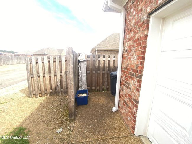 Exterior | Image 9