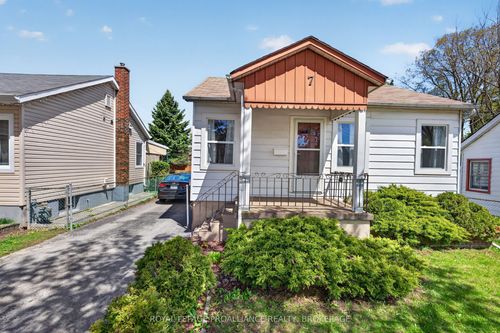 7 Dunkirk Ave, Kingston, ON, K7K2H3 | Card Image