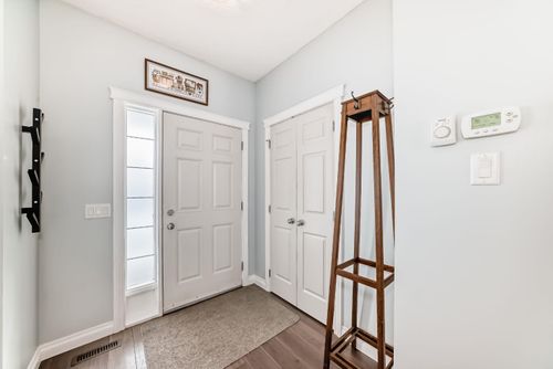 10 Reunion Grove Nw, Airdrie, AB, T4B0Z7 | Card Image