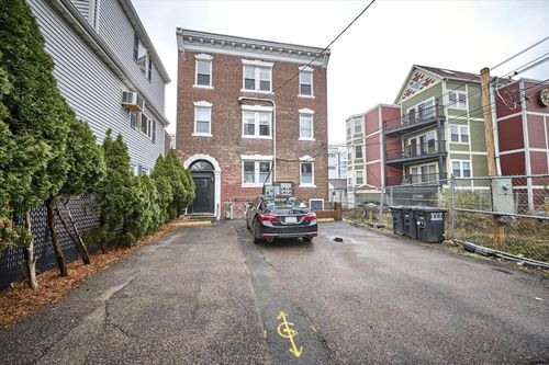 6 Bedford St, Somerville, MA, 02143-4240 | Card Image