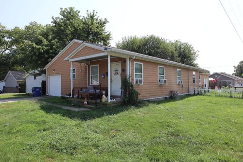 403 Clyburn Ave, Washington Court House, OH, 43160-1104 | Card Image