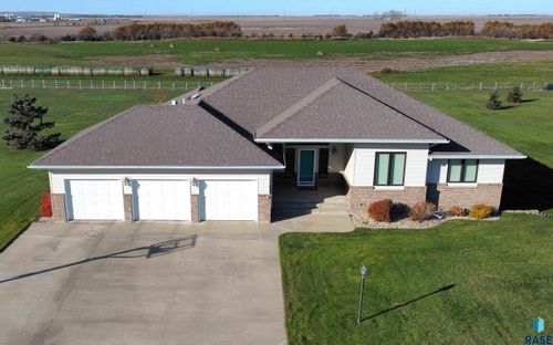 2009 N Broadway Ave, Miller, SD, 57362-1807 | Card Image