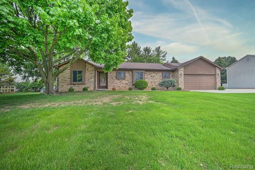 1569 Oak Grove Dr, Walled Lake, MI, 48390-3738 | Card Image