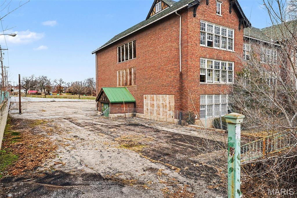 Commercial Sale in St Louis 4