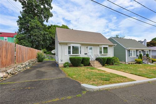 11 Lynde St, Providence, RI, 02908-1122 | Card Image