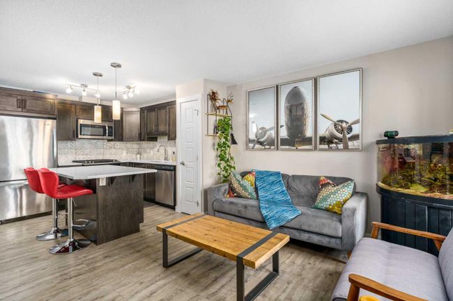 907 Cranbrook Walk Se, Home with 2 bedrooms, 1 bathrooms and 2 parking in Calgary AB | Image 5