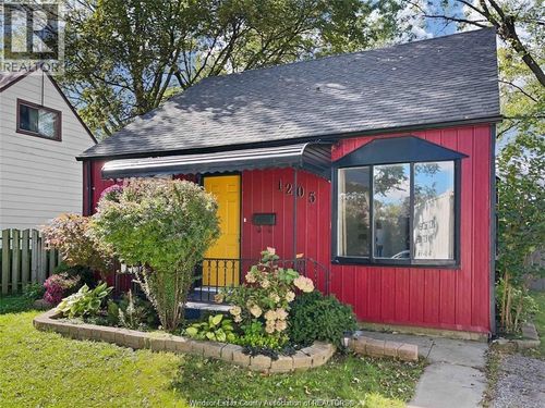 1205 Oak Ave, Windsor, ON, N8X2B2 | Card Image