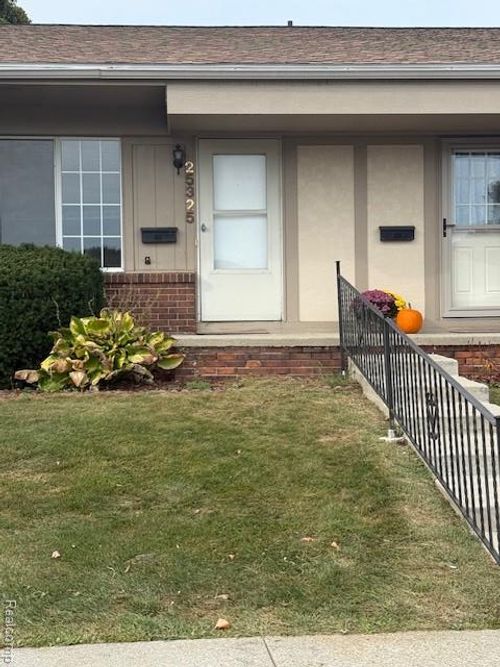 3-25325 Potomac Dr, South Lyon, MI, 48178-1082 | Card Image