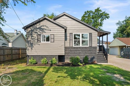 2635 24th St, Port Huron, MI, 48060-6418 | Card Image