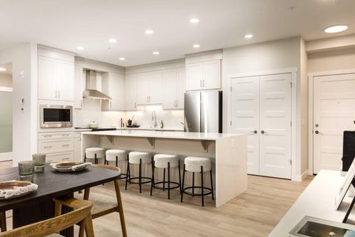 2113-2117 81 St Sw, Calgary, AB, T3H3V8 | Card Image