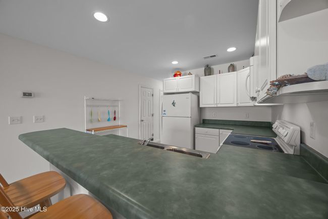 Kitchen | Image 14