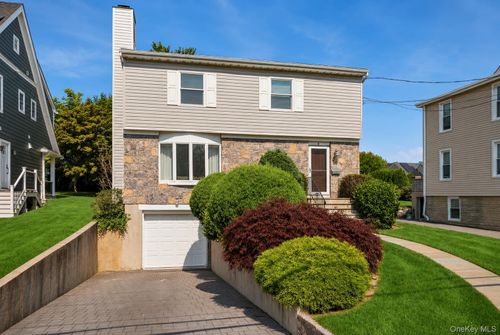 8 Ridge St, Eastchester, NY, 10709-1700 | Card Image