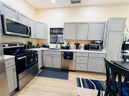 6800 E 58th St, Kansas City, MO, 64129-2533 | Card Image