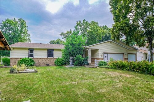 570 Rawlins Ave, New Franklin, OH, 44319-4343 | Card Image