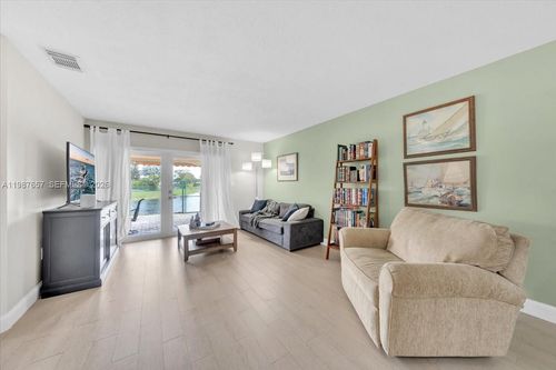 16382 Sw 75th St, Miami, FL, 33193 | Card Image