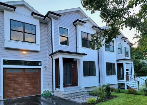 29 Parsons St, Newton, MA, 02465-2135 | Card Image