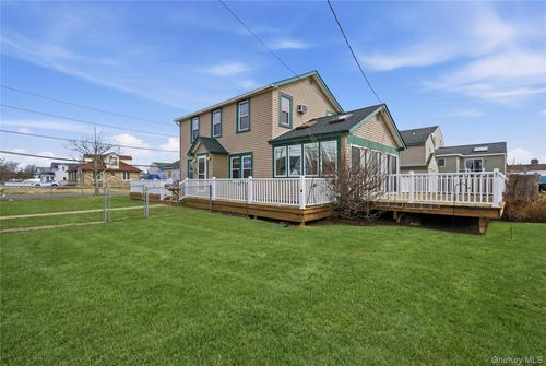 264 S Bayview Ave, Amityville, NY, 11701-3844 | Card Image