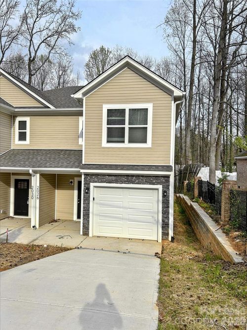 2026 Mcdonald Dr, Charlotte, NC, 28216-3234 | Card Image