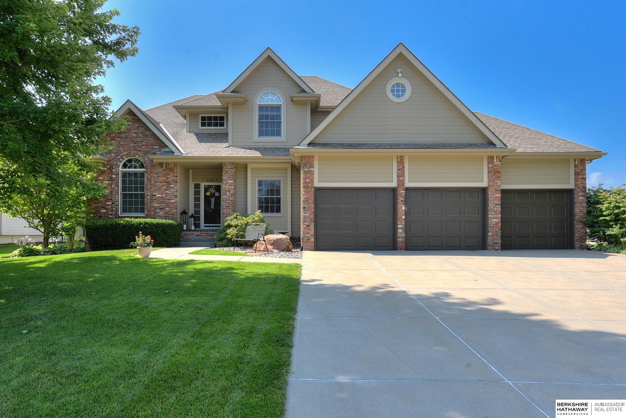 Sequoia St, Elkhorn, NE 68022