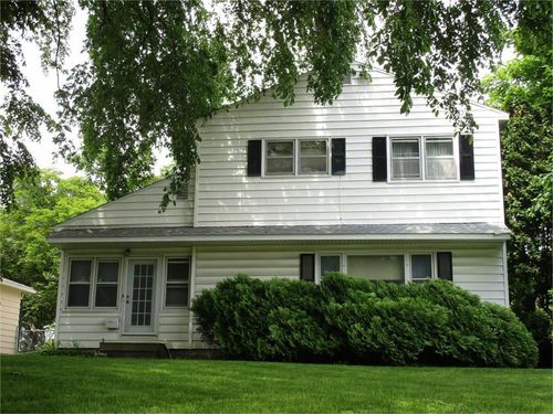 1505 W 3rd St, Cedar Falls, IA, 50613-1753 | Card Image